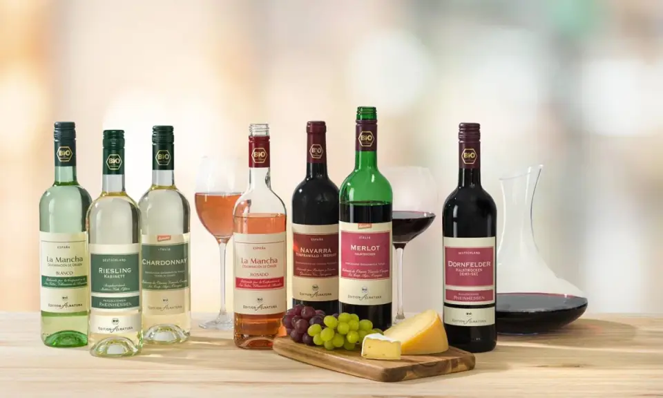 Eine Auswahl an Bio-Weinen aus Spanien, Deutschland und Italien. Entdecken Sie, aus welchem Land Wein kommt und genießen Sie die Vielfalt.